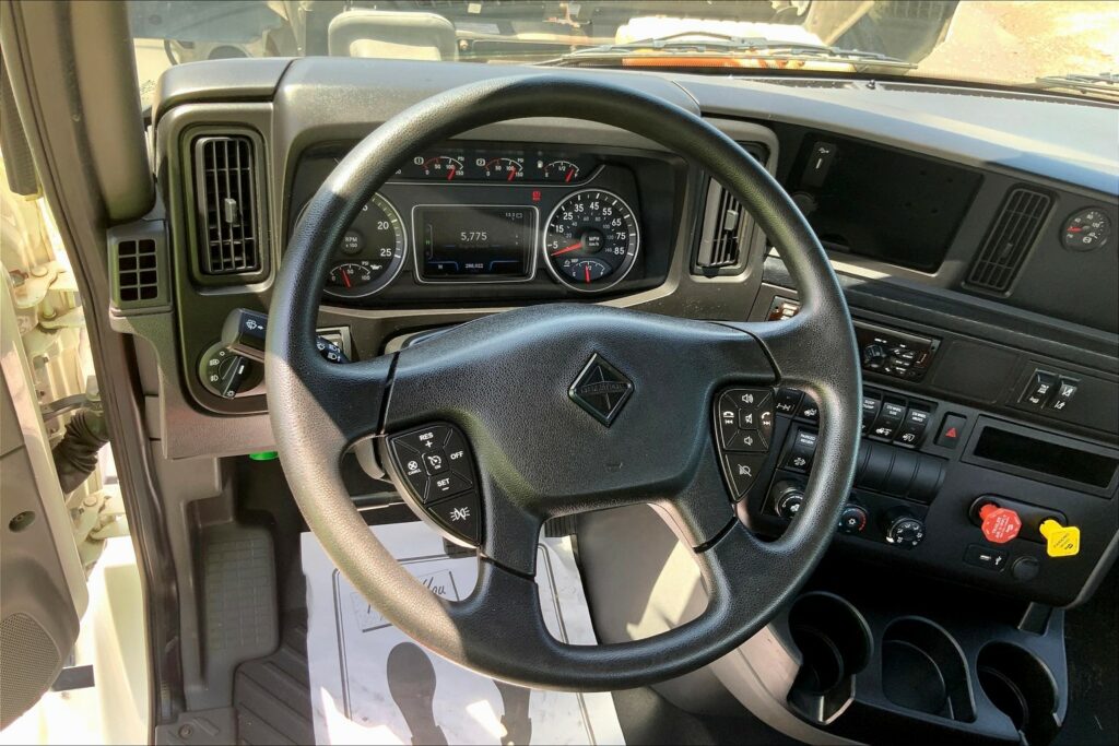 2021 INT RH613 6×4 Day Cab