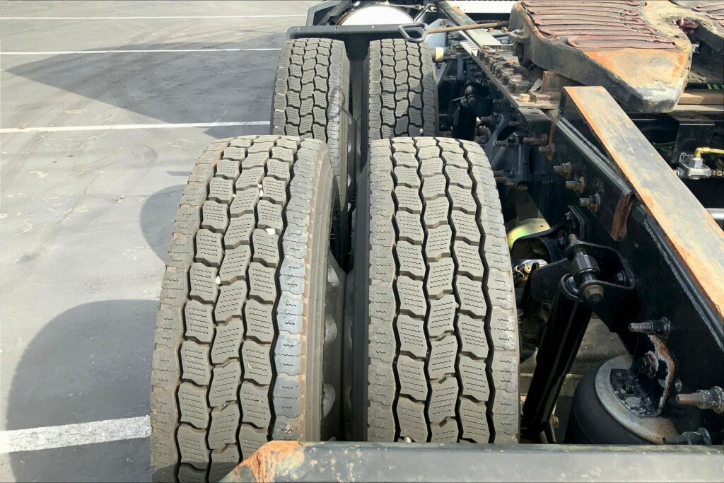 2021 CUM LT625 6×4 Sleeper