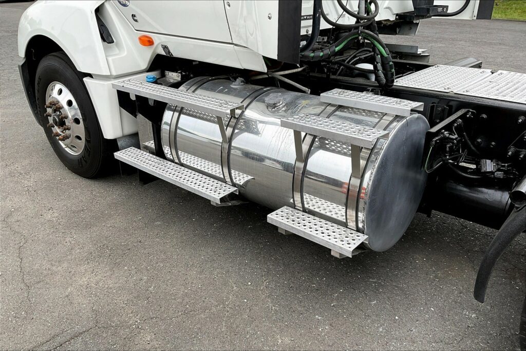 2020 CUM LT625 6×4 Day Cab