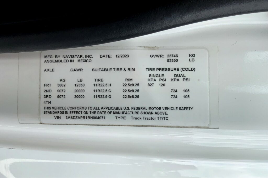 2024 CUM LT625 6X4 Sleeper