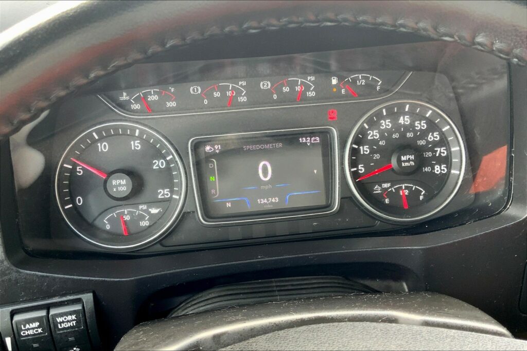 2024 CUM LT625 6X4 Sleeper