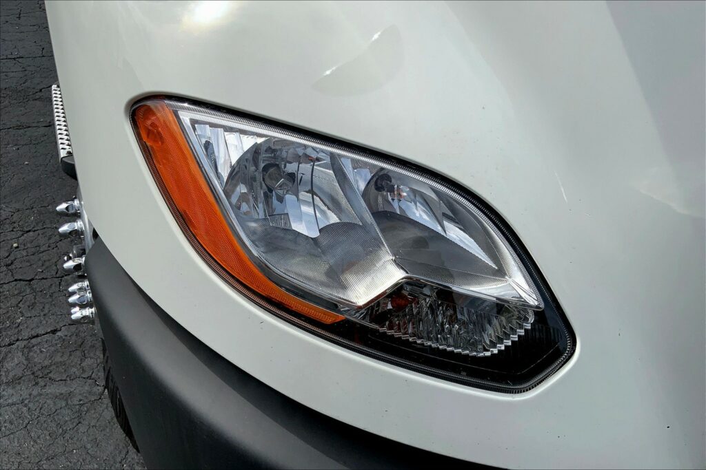 2022 CUM LT625 6×4 Sleeper