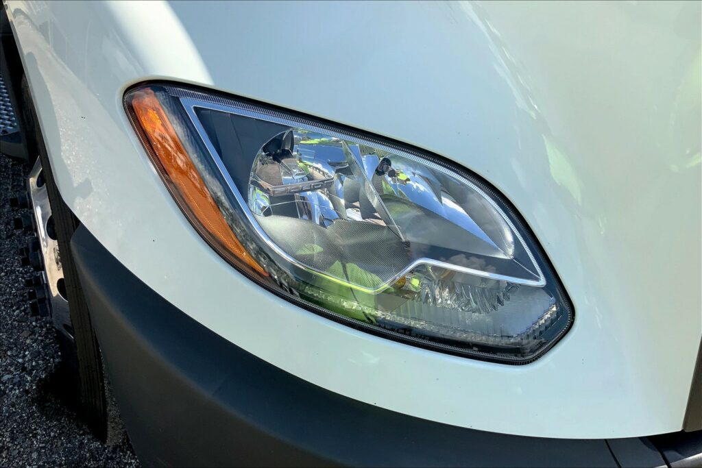 2022 CUM LT625 6×4 Sleeper