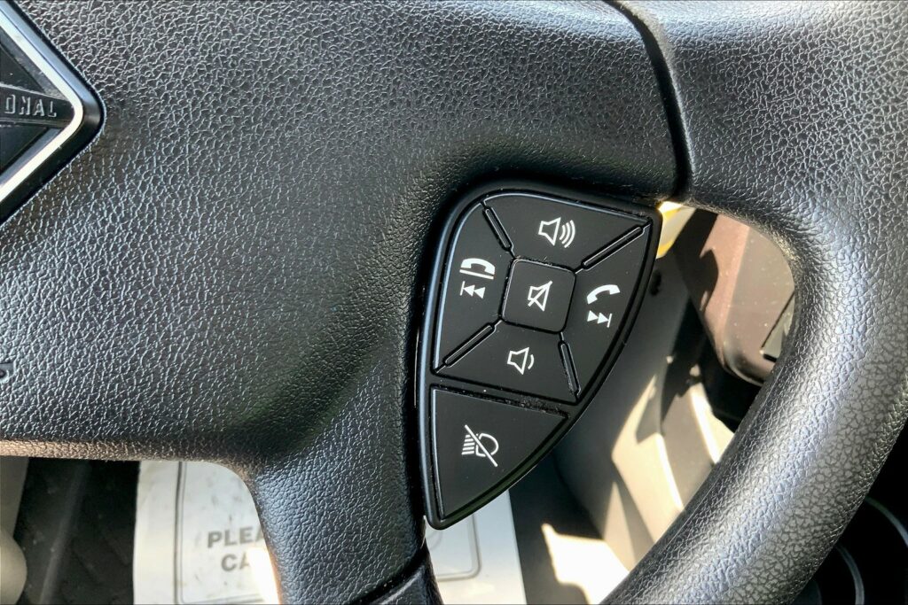 2022 CUM LT625 6×4 Sleeper