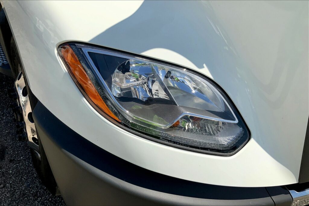 2022 CUM LT625 6×4 Sleeper