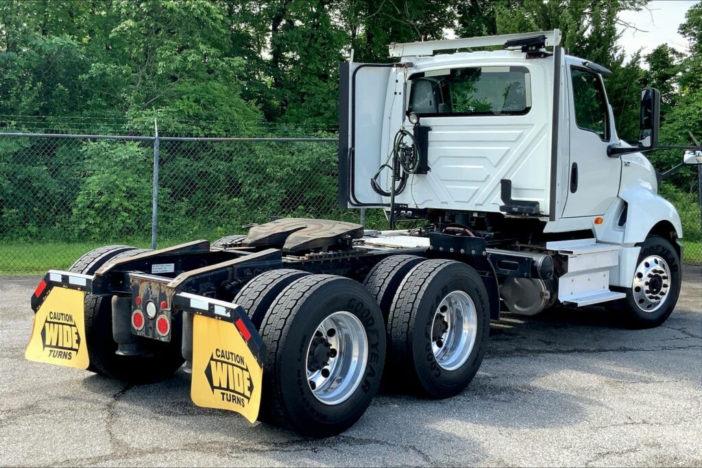 2019 CUM LT625 6×4 Day Cab