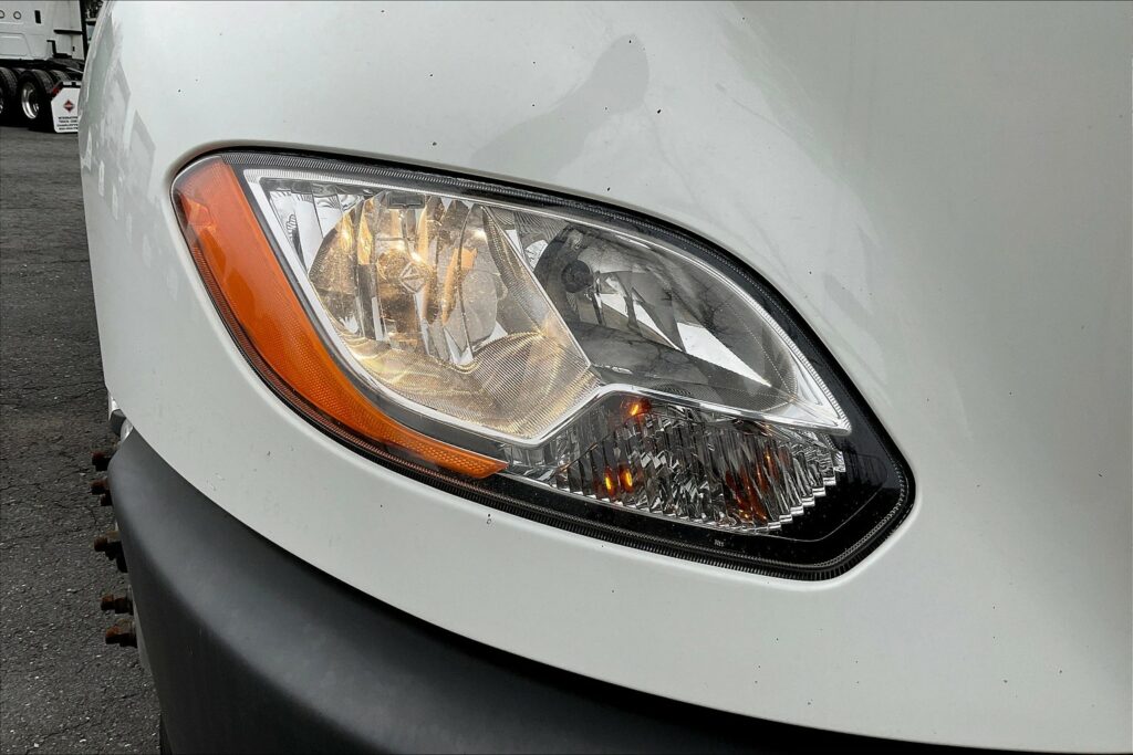 2021 CUM LT625 6×4 Sleeper