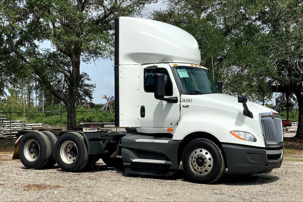 2021 CUM LT625 6×4 Day Cab