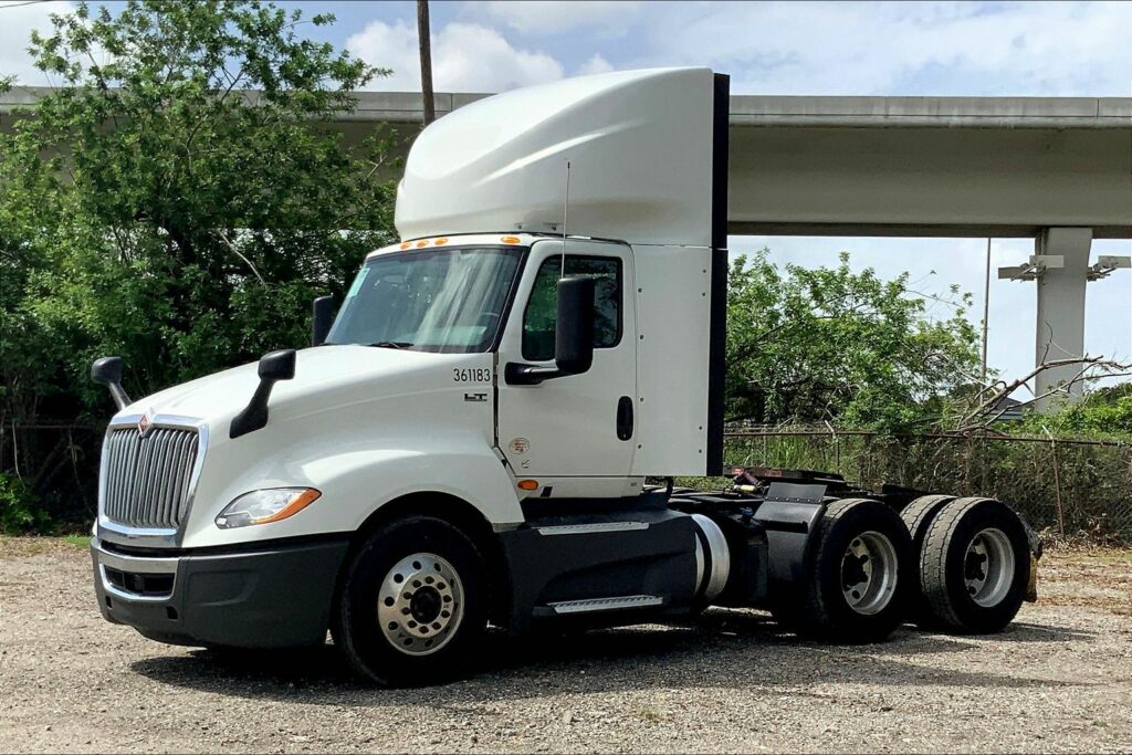 2021 CUM LT625 6×4 Day Cab