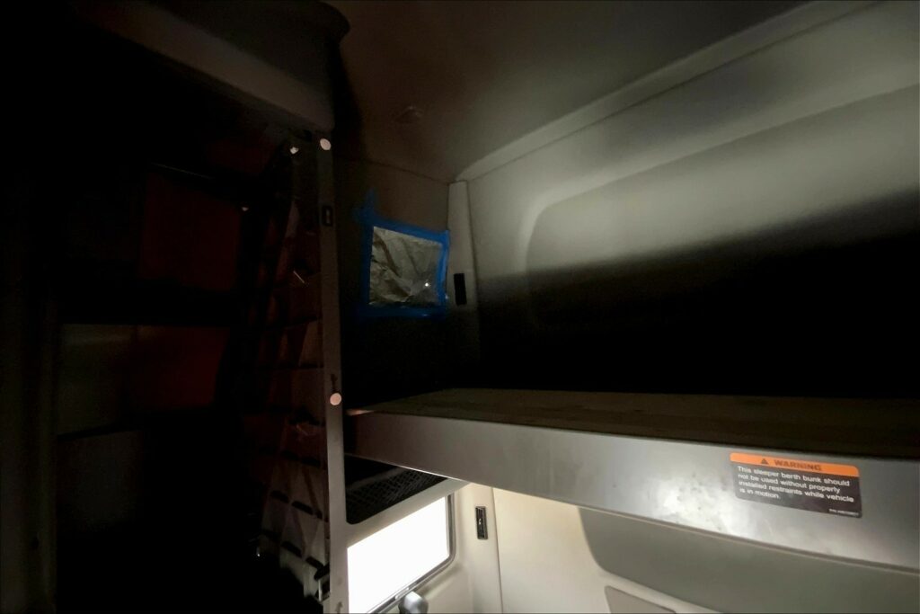 2021 CUM LT625 6×4 Sleeper