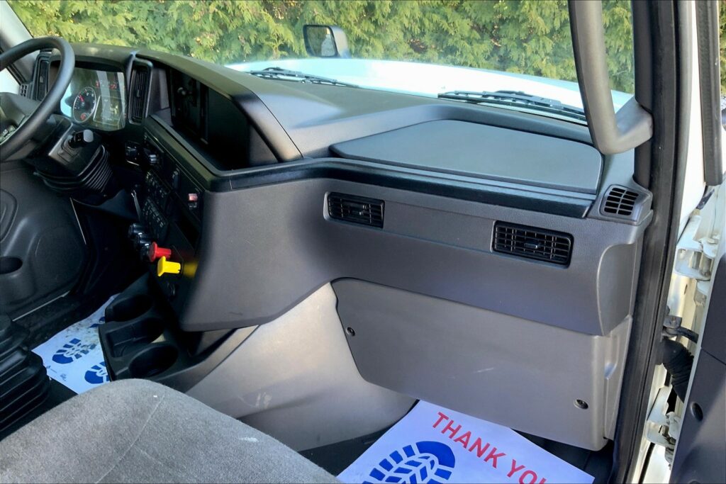 2021 CUM LT625 6×4 Sleeper