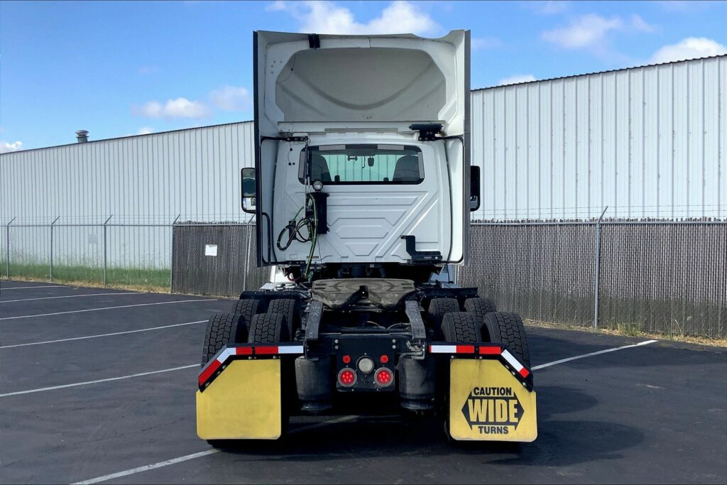 2020 CUM LT625 6×4 Day Cab