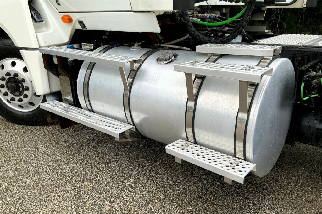 2020 CUM LT625 6×4 Day Cab