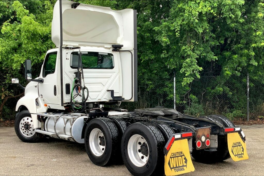 2020 CUM LT625 6×4 Day Cab