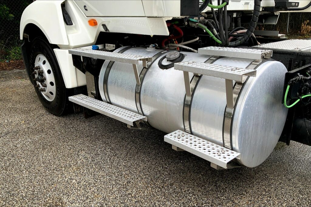 2020 CUM LT625 6×4 Day Cab