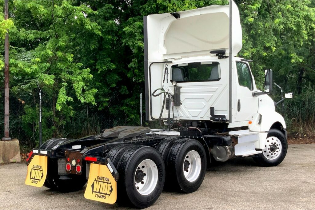 2020 CUM LT625 6×4 Day Cab