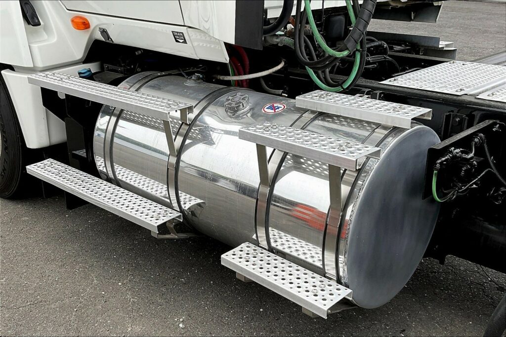 2020 CUM LT625 6×4 Day Cab