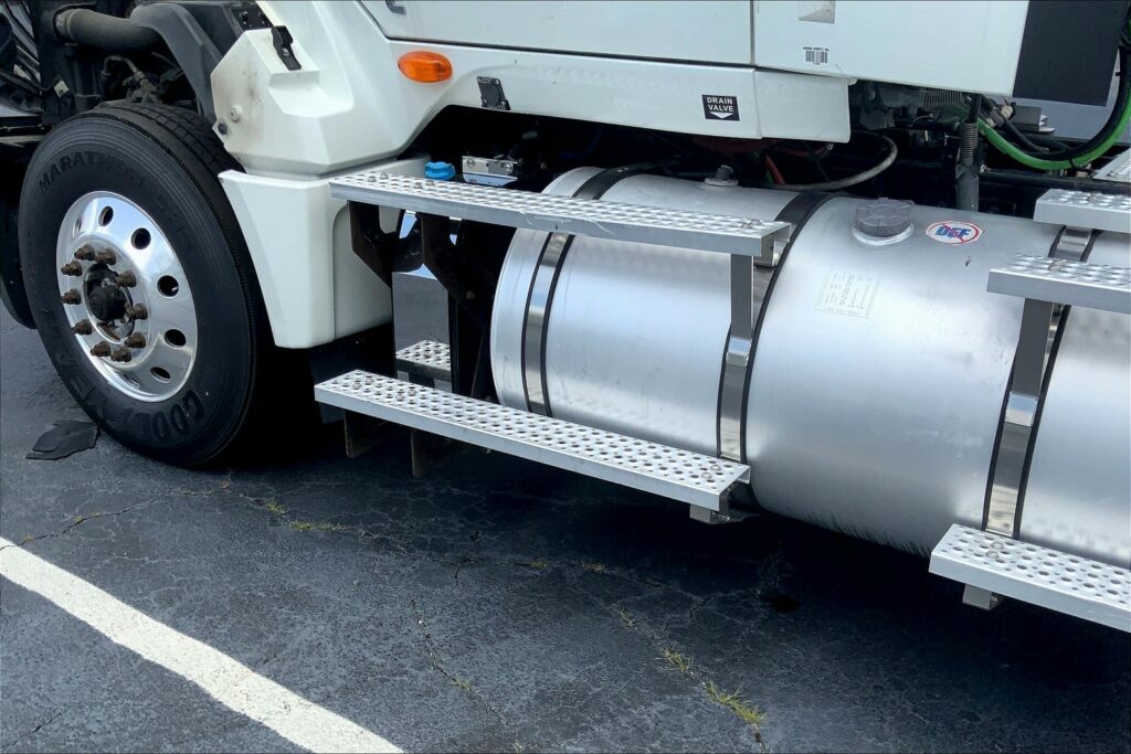 2020 CUM LT625 6×4 Day Cab