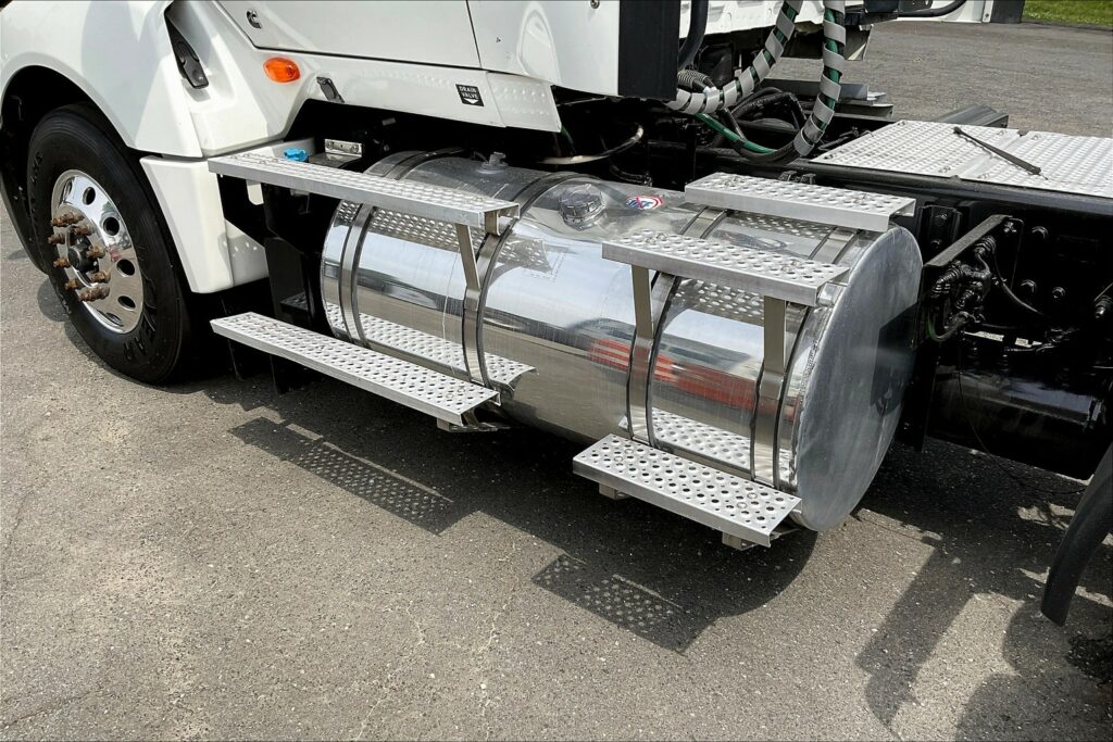 2020 CUM LT625 6×4 Day Cab