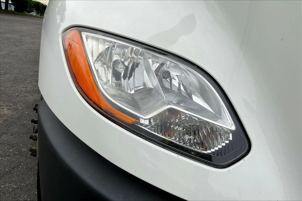 2022 CUM LT625 6×4 Sleeper