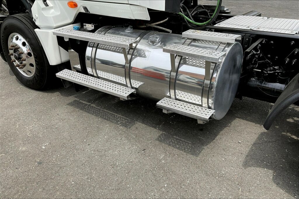 2020 CUM LT625 6×4 Day Cab