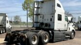 2021 CUM LT625 6×4 Sleeper