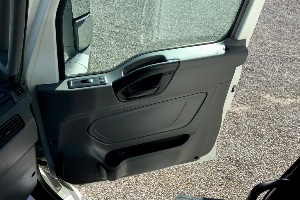 2022 CUM LT625 6×4 Sleeper