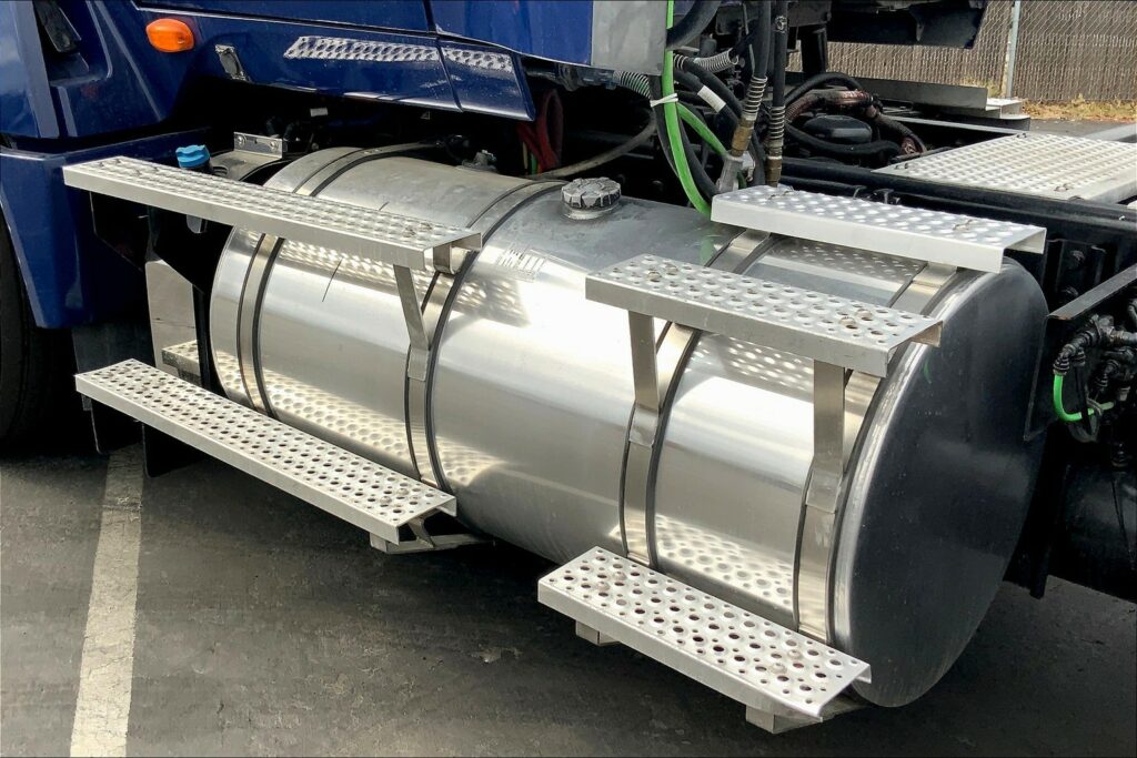 2020 CUM LT625 6×4 Day Cab