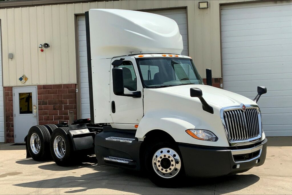 2020 CUM LT625 6×4 Day Cab