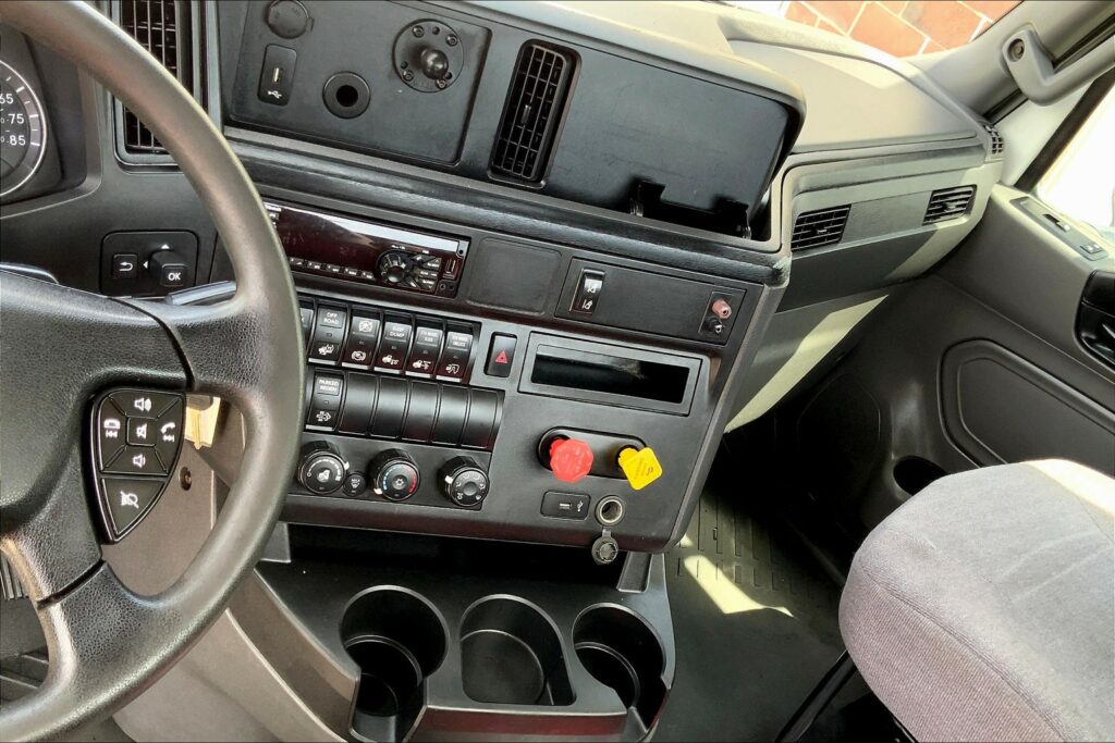 2020 CUM LT625 6×4 Day Cab