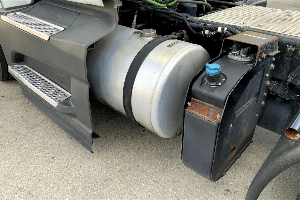 2020 CUM LT625 6×4 Day Cab