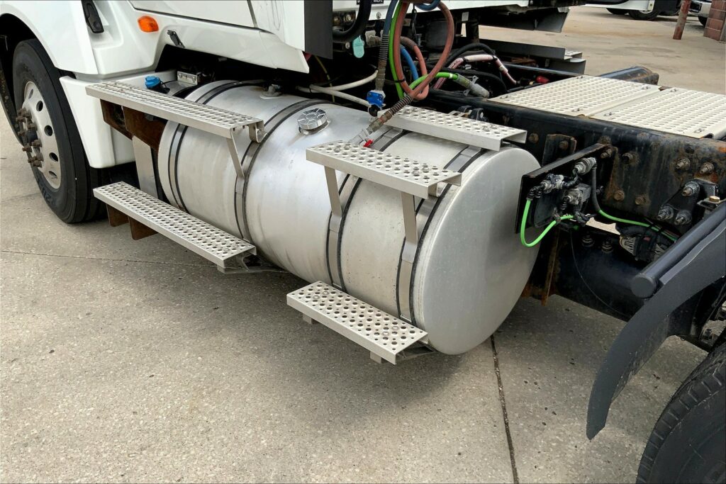 2020 CUM LT625 6×4 Day Cab