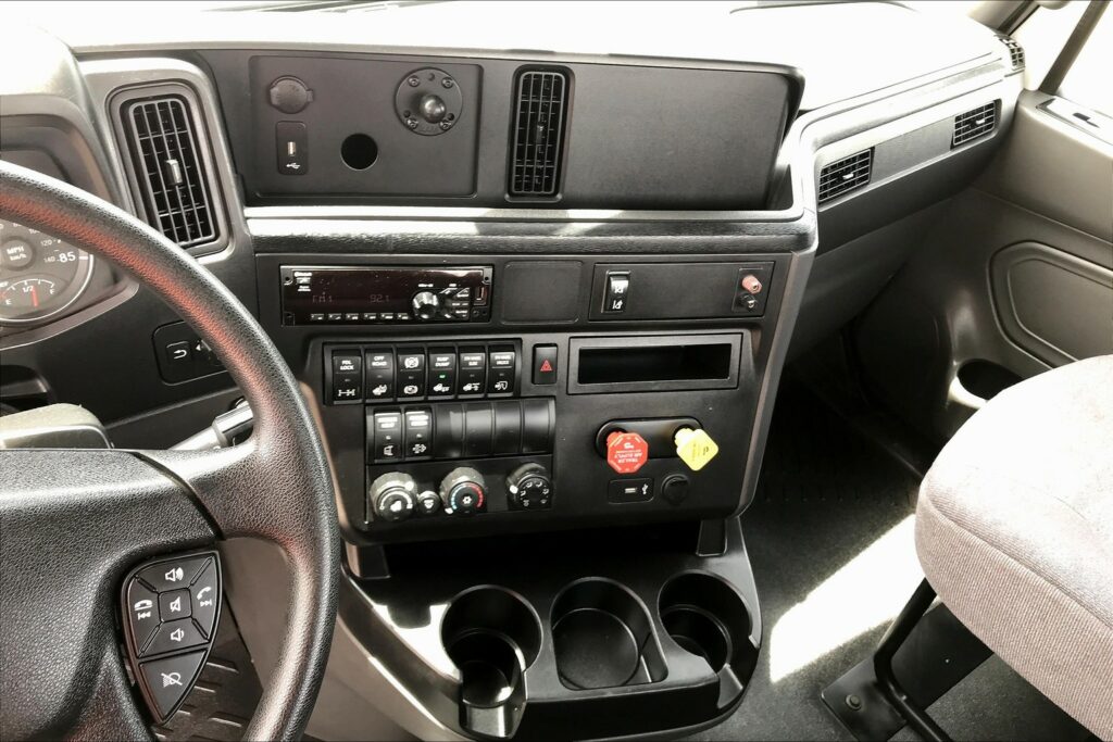 2021 CUM LT625 6×4 Day Cab