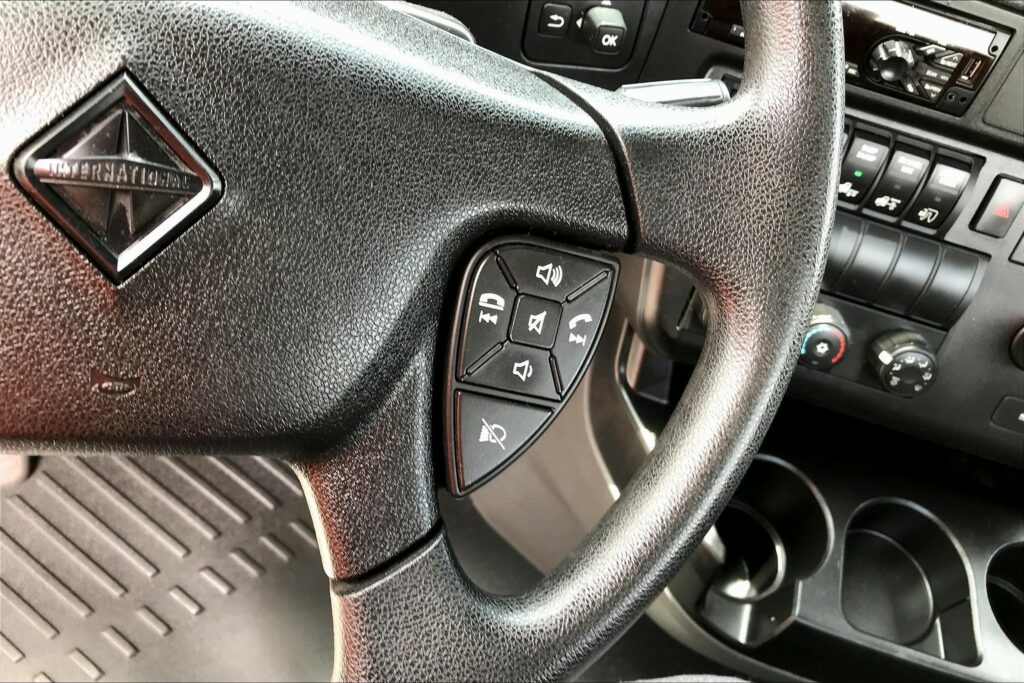 2021 CUM LT625 6×4 Day Cab