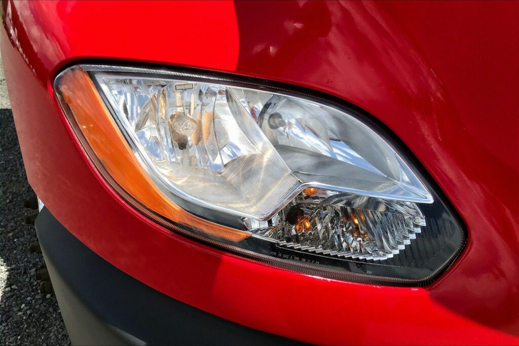 2021 CUM LT625 6×4 Sleeper