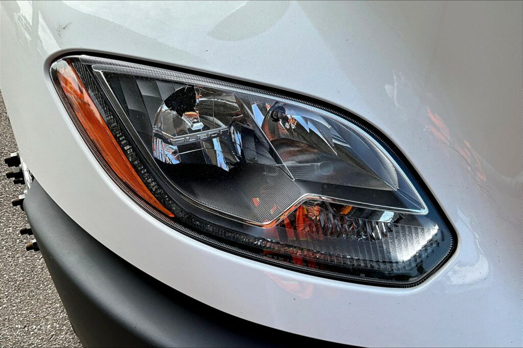 2022 CUM LT625 6×4 Sleeper