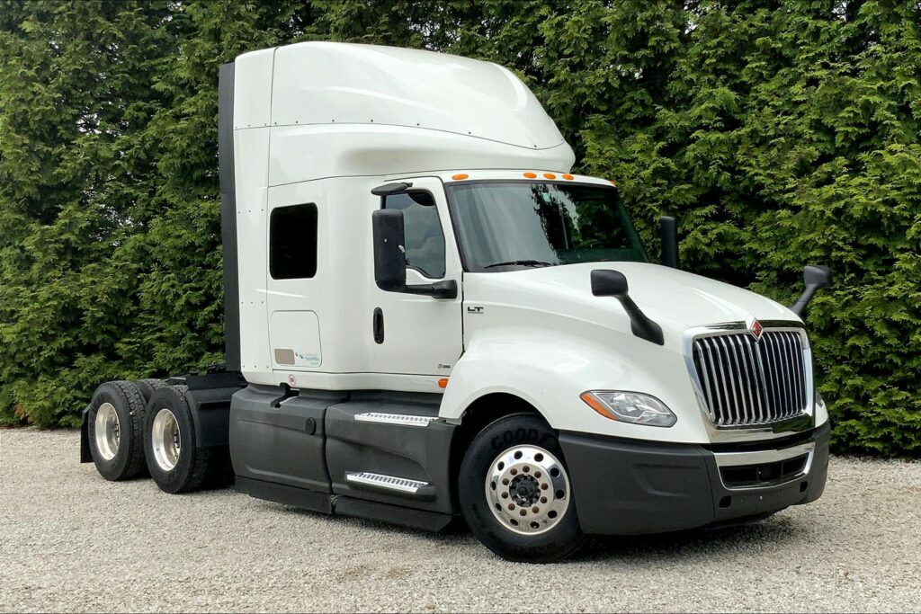 2022 INT LT625 6×4 Sleeper