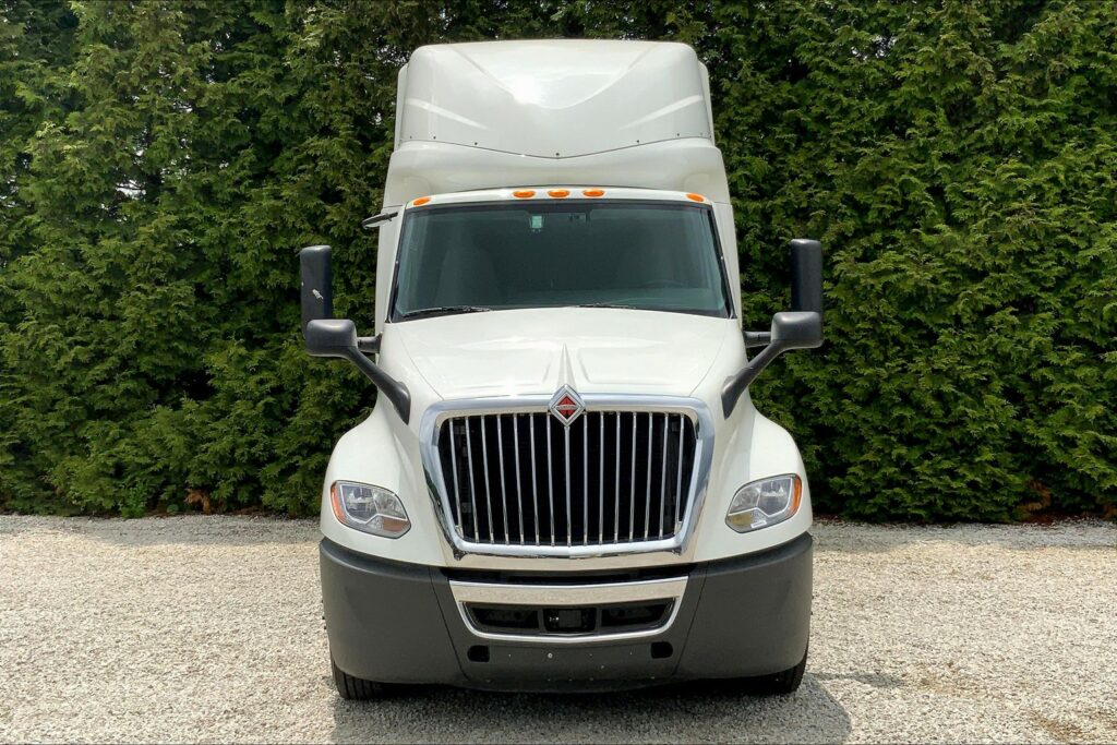 2022 INT LT625 6×4 Sleeper