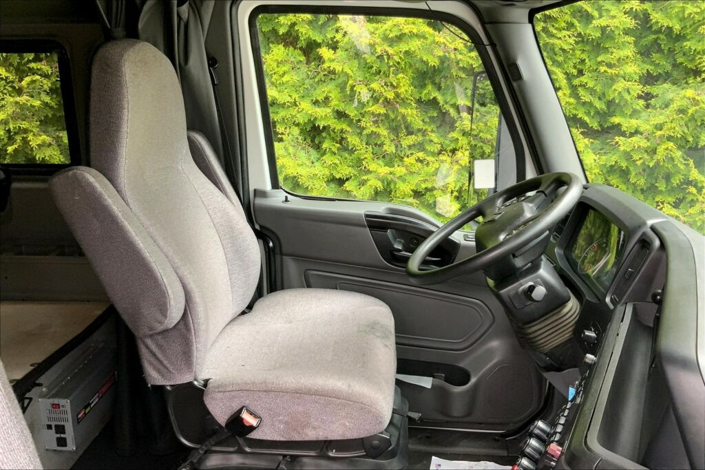 2022 INT LT625 6×4 Sleeper