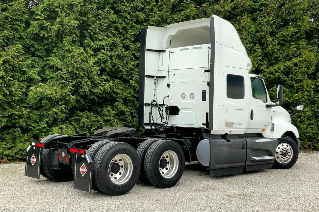 2022 INT LT625 6×4 Sleeper