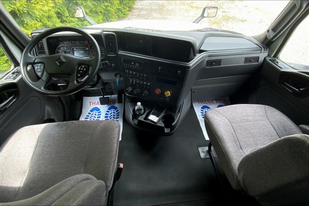 2022 INT LT625 6×4 Sleeper