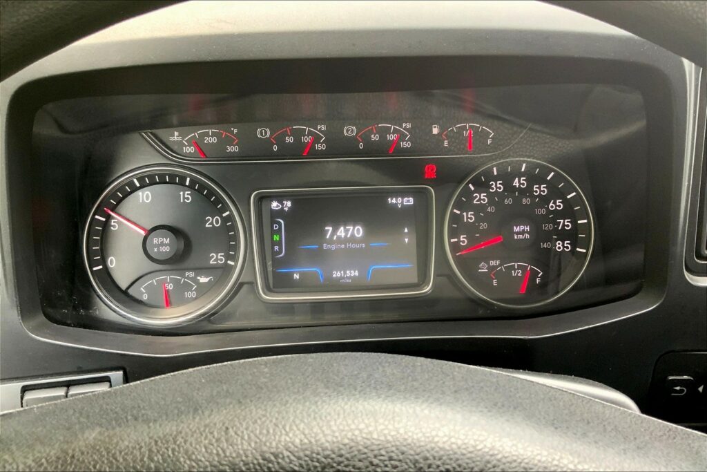 2022 INT LT625 6×4 Sleeper