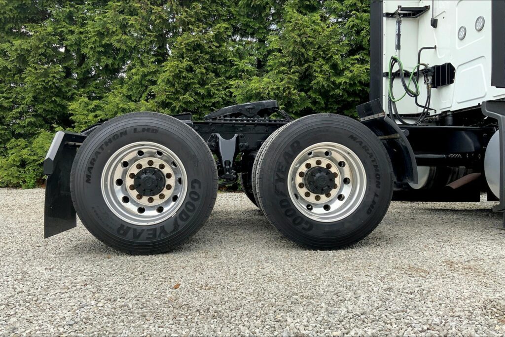 2022 INT LT625 6×4 Sleeper