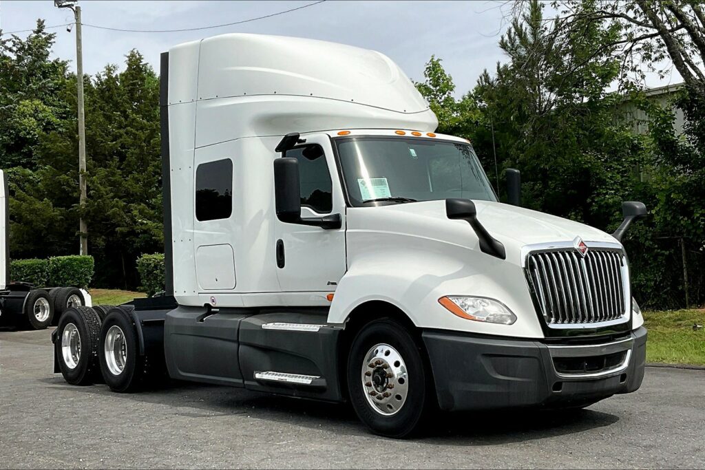 2021 INT LT625 6×4 Sleeper