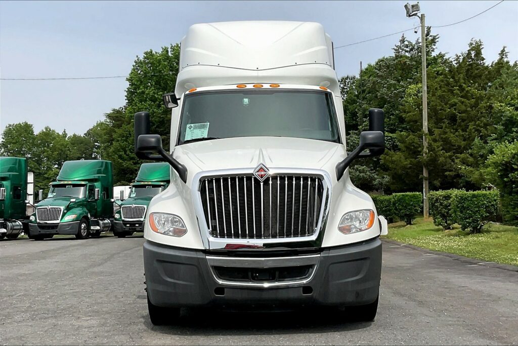 2021 INT LT625 6×4 Sleeper