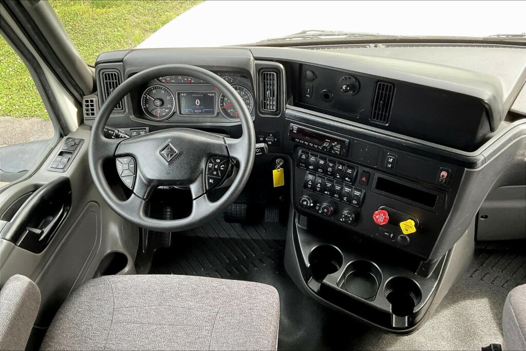 2021 INT LT625 6×4 Sleeper