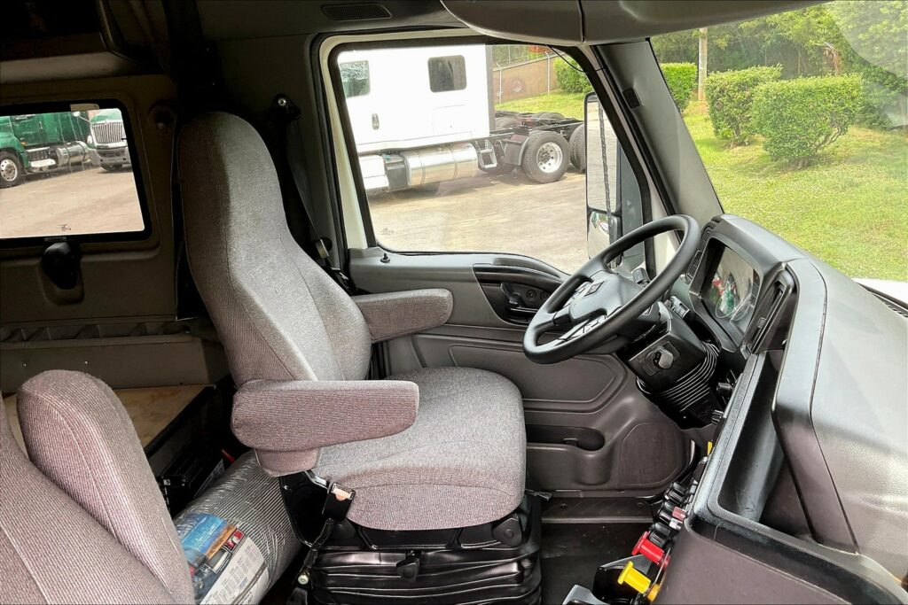 2021 INT LT625 6×4 Sleeper