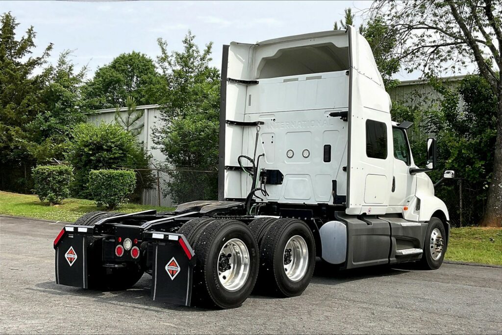 2021 INT LT625 6×4 Sleeper