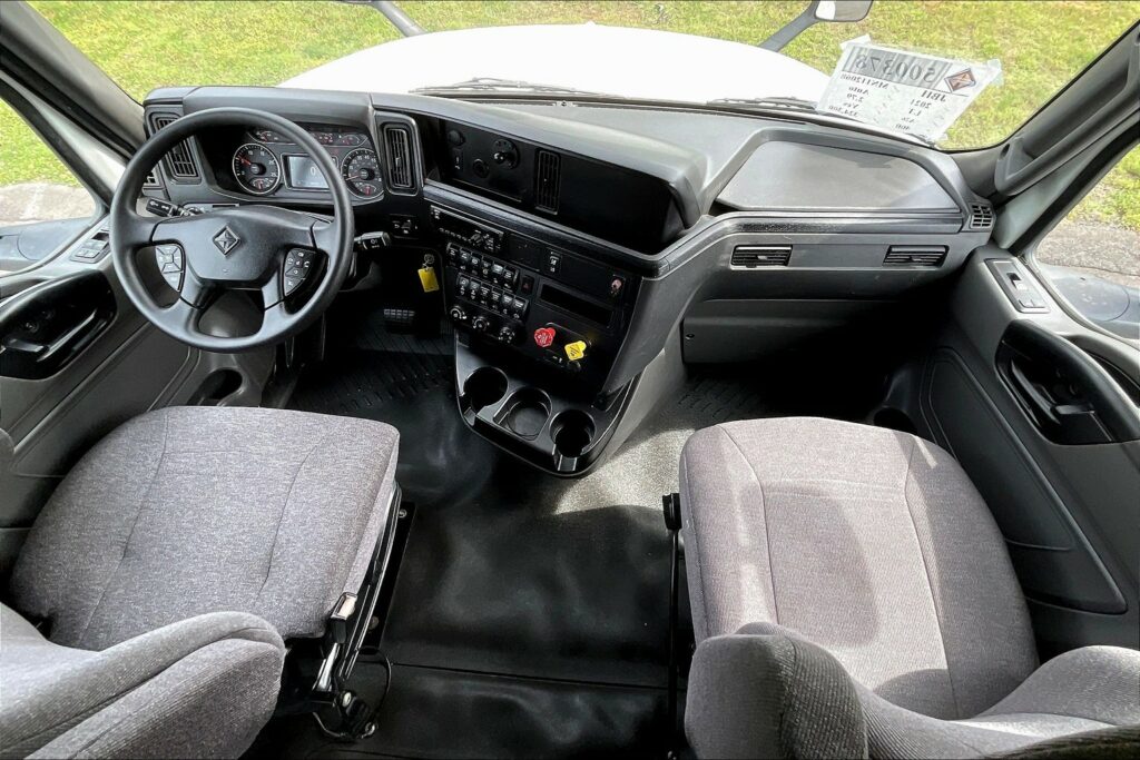 2021 INT LT625 6×4 Sleeper