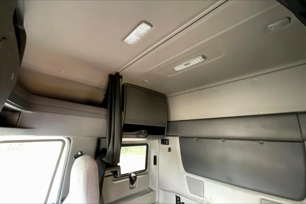 2021 INT LT625 6×4 Sleeper